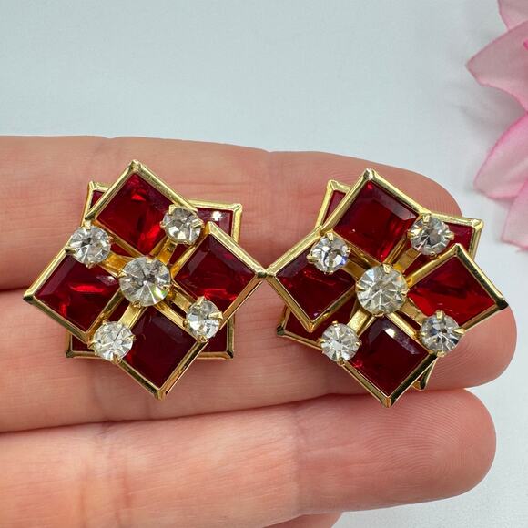 Vintage Red Square Crystal Dimensional
Bezel Set Layered Cluster Earrings - Picture 3 of 12